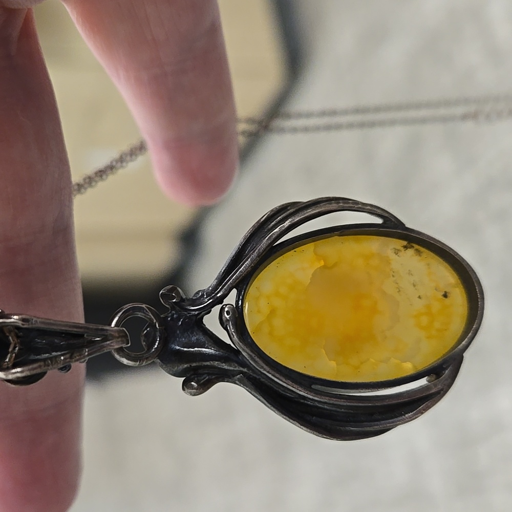 Gorgeous Vintage Baltic Egg Yolk Amber 925 Silver Necklace. Stunning. - Picture 4 of 5